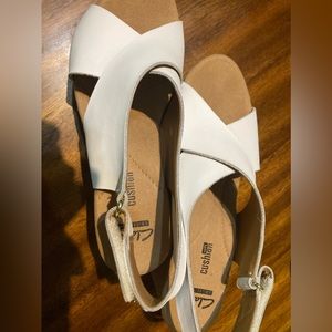 White Clark soft sole wedges size 6